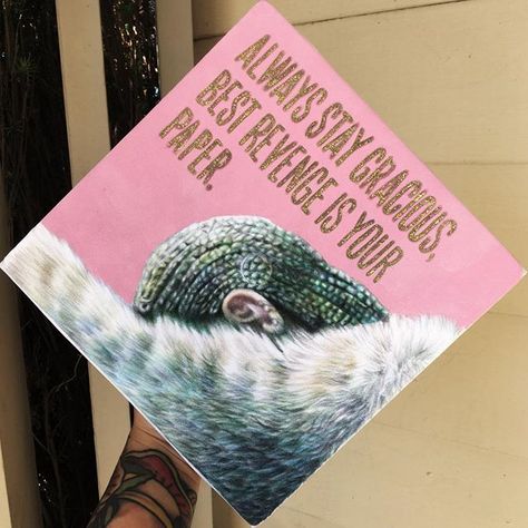 Beyoncé Formation Art Senior Yearbook Pictures, Grad Caps Ideas, Graduation Cap Decoration Ideas, Graduation Goals, Beyonce Art, College Graduation Cap Ideas, Graduation Cap Decor, Cap Decoration Ideas, Graduation Boards