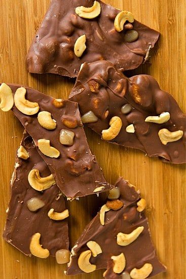 Salted Caramel Cashew Bark Choco Truffle, Caramel Cashew, Candy Bark, Bake Goods, Cake Candy, Cookies Cake, Bark Recipe, Truffle Recipe, Chocolate Nuts