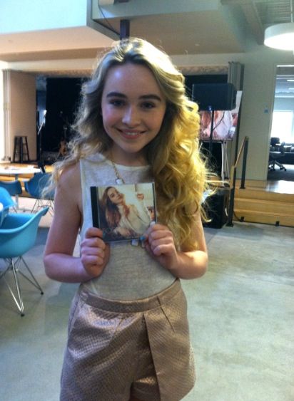 Buy her CD it is AMAZING!!!! Sabrina Carpenter Disney, Disney Poses, Radiator Springs, Female Actresses, Girl Meets World, Yahoo Search, Celebrity Art, Actor Model, Best Day Ever