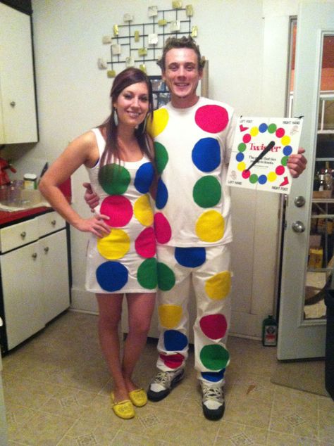 Diy Twister Game, Twister Costume, Twister Halloween, Muertos Makeup, Halloween Costumes Diy, Halloween Hombre, Skull Ideas, Twister Game, Money Lifestyle