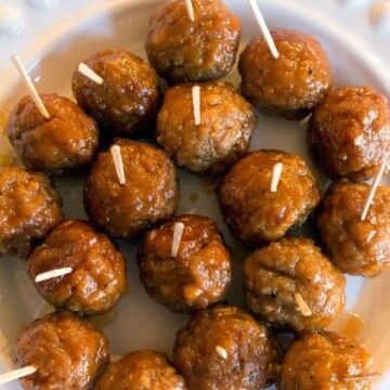 Honey Bourbon Meatballs, Bourbon Meatballs, Yummy Appetizers Parties, Porcupine Meatballs, Spam Recipes, Moms 60th, Bourbon Recipes, Honey Bourbon, Football Parties