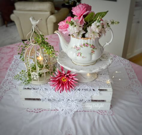 Dining Delight: Let's Partea! Garden Tea Party For 1st Birthday Teapot Flower Arrangements, Bridal Shower Tea Party Theme, Yea Party, Garden Theme Party, Tea Party Centerpieces, Spring Tea Party, Vintage Tea Parties, Tea Party Decor, English Tea Party