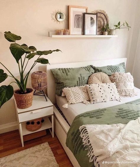 Boho Bedding Green, Sage Green Bedroom Inspo Aesthetic, Bedroom Design Sage Green, Boho Bedroom With Color, Boho Bedroom With White Bedding, Sage And White Bedding, Bedroom Inspirations Corner Bed, Neutrals And Green Bedroom, Sage Green Tan And White Bedroom