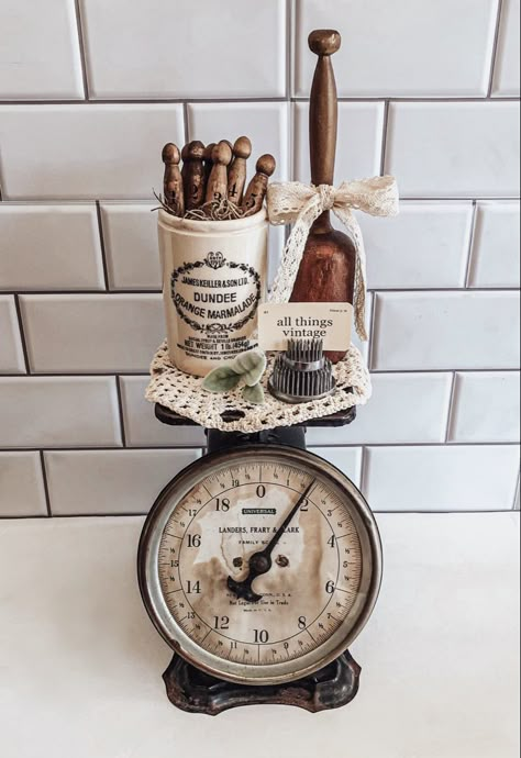 Vintage Scale Decor, Antique Kitchen Island, Antique Decorating, Scale Decor, Antique Ideas, Decorating With Antiques, Vintage Scales, Kitchen Vignettes, Vintage Decor Ideas