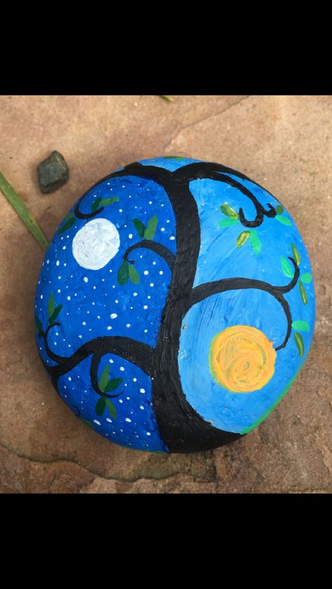 Moon and sun Rock Painting Ideas Sun And Moon, Moon Rock Painting Ideas, Sun And Moon Painted Rocks, Rock Painting Ideas Night Sky, Night Sky Rock Painting, Weird Shaped Rock Painting Ideas, Painted Rocks Sun, Glow Rock, Christmas Pebble Art