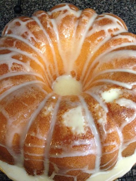 Orange Crush Cake, Orange Pound Cake Recipe, 7 Up Cake, Orange Pound Cake, Fried Pies, Bundt Cakes Recipes, Pound Cake Recipes, Orange Cake, Orange Crush