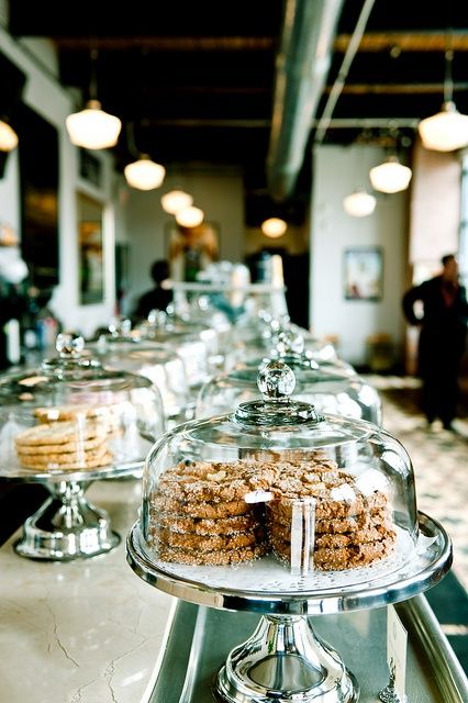 cookie heaven? بيتي فور, Bakery Display, Bakery Design, Cake Bars, Coffee Shop Design, Cafe Style, Bakery Shop, Food Display, Pastry Shop