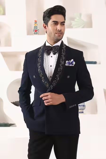 Jodhpuri Suits For Men Wedding, Fancy Kurta For Men, Indo Western Outfits For Men, Designer Tuxedo, Jodhpuri Suits For Men, Best Wedding Suits, Boys Kurta Design, Groom Dress Men, Black Outfit Men