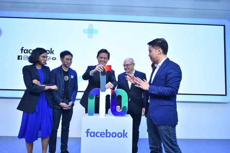 Facebook moves into an expanded office space at Marina One | Human Resources Online Launch Mechanism Ideas, Kickoff Event Ideas, Gimmick Idea, Meeting Room Names, Event Launch, Launch Event Ideas, Podium Design, Future People, Opening Scene