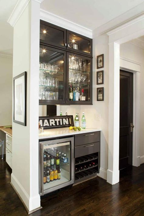 52 Splendid Home Bar Ideas to Match Your Entertaining Style | Homesthetics - Inspiring ideas for your home. Small Home Bar Ideas, Old House Exterior, Pantry Interior, Small Bars For Home, Home Bar Areas, Bar Mini, Modern Home Bar, Home Bar Design, Small Bars