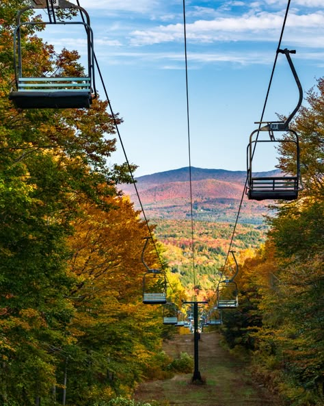 Mount Mansfield is the highest mountain in Vermont at 4,395 feet above sea level. Hikers can find some of the most scenic hikes in the US. You can also see the town of Stowe, VT which has stunning foliage and natural beauty. Mount Mansfield Vermont, Peaceful Activities, Travel Vermont, Vermont Hiking, Vermont Mountains, Vermont Vacation, Vermont Fall, Stowe Vt, New England Road Trip