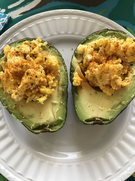 Avocado-turmeric egg twist  Scrambled eggs cooked with organic, cultured butter. Add scrambled eggs to inside of avocados. Sprinkled top with Himalayan pink salt, pepper & turmeric. (Turmeric needs pepper in order for it to be effective...interesting, huh?!) Cultured Butter, Himalayan Pink Salt, Pink Salt, Avocado Egg, Scrambled Eggs, Healthy Meals, Himalayan, Salt Pepper, Zucchini