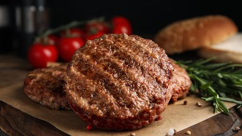 Making Burger Patties, Burger Mix, Burger Meat, Peanut Butter Jar, Grilled Burgers, Hamburger Meat, Hamburger Patties, Crust Recipe, Tasting Table