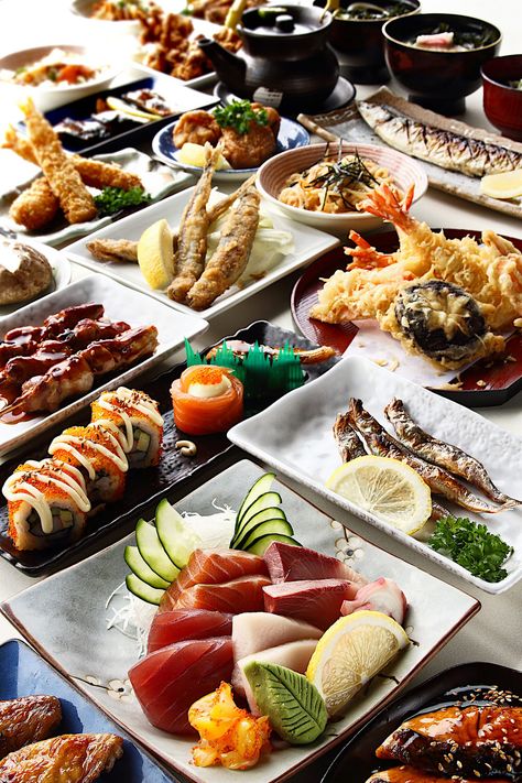 Japanese Buffet, Sign Board Design, Buffet Restaurant, Food Props, Japanese Dishes, Buffet Food, Food Reviews, Meal Time, Asian Recipes