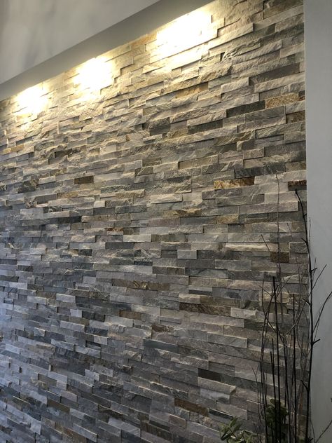 Hall Wall Tiles Design, Interior Design Stone Wall, Accent Stone Wall, Stone Wall Bedroom, Stone Wall Accent, Living Room Stone Wall, Stone Wall Interior, Bathroom Stone Wall, Stone Wall Living Room