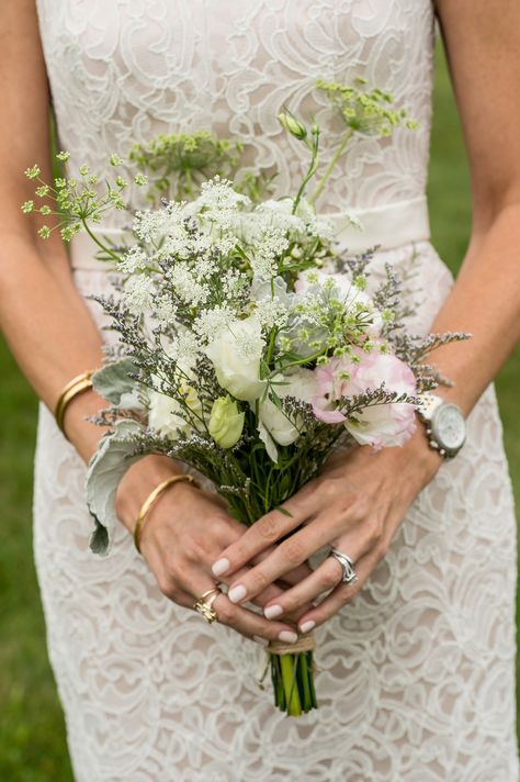 Queen Annes Lace Bouquet, Lace Bouquet, Queen Anne's Lace Flowers, Queen Anne's Lace, Victorian Wedding, Queen Annes Lace, Diy Wedding Flowers, Unique Wedding Invitations, Wedding Aisle