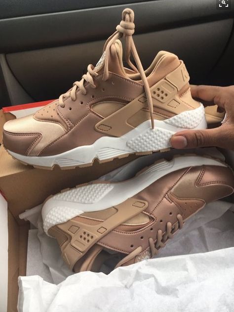 Rose Gold Huaraches Nike Air Huarache Women, Basket Style, Nike Free Shoes, Nike Shoes Outlet, Nike Air Huarache, Air Huarache, Gym Shoes, Nike Shoes Women, Shoes Outlet