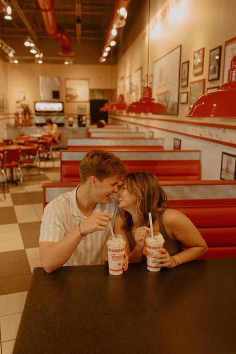 Romance Vintage Aesthetic, Retro Cafe Photoshoot, Retro Love Aesthetic, Couple Diner Photoshoot, Retro Diner Photoshoot Couple, 60s Couple Photoshoot, Retro Romance, Waffle House Engagement Photos, Vintage Diner Photoshoot