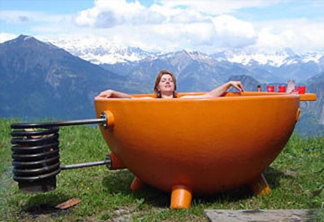 off-grid-wood-fire-hot-tub1 Dream Bathtub, Portable Hot Tub, Outdoor Tub, Outdoor Baths, Outdoor Bath, Outdoor Bathrooms, Luxury Camping, Hot Tub Outdoor, Relaxing Bath