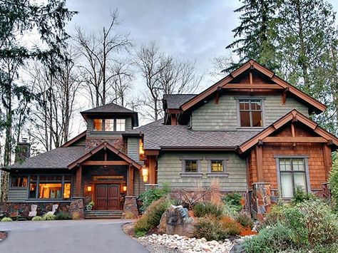 Craftsman House Photo, 035H-0144 Rustic Craftsman, Bedroom Rustic, Lots Of Windows, Rustic Retreat, Log Cabin Homes, Lodge Decor, Mountain Homes, Rustic Bedroom, Craftsman House