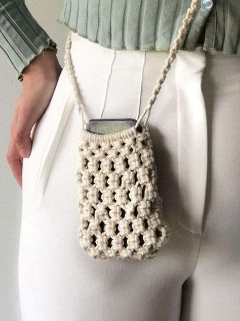 Macrame phone bag | crossbody | shoulder bag | boho small bag | A Great Styling Accessory with a Beautiful Pattern. Macrame Phone Bag, Herringbone Stitch Tutorial, Boho Crochet Bag, Smartphone Bag, Knit Cardigan Pattern, Boho Chic Design, Black Macrame, Womens Crochet Patterns, Handbag Pattern