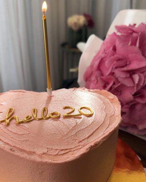 Hello 20 Birthday Cake, Birthday Cake 20th Girl, Hello 20 Birthday, 20s Birthday Cake, 20th Birthday Cake Aesthetic, 20th Birthday Aesthetic, Hello 20, 20 Birthday Cake, Teen Cakes