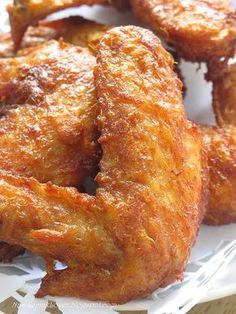 Lemongrass Fried Chicken Wings Recipe. (http://nasilemaklover.blogspot.c, via Flickr Chicken Wing Recipes Fried, Masakan Malaysia, Sup Ayam, Cooking Chicken Wings, Cambodian Food, Malay Food, Khmer Food, Laos Food, Malaysian Cuisine