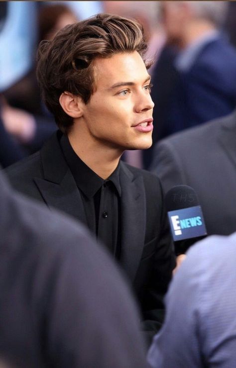 Harry Styles Dunkirk, Two And Half Men, Harry 1d, Harry Styles Cute, Harry Styles Wallpaper, Harry Styles Pictures, Harry Styles Photos, Mr Style, Harry Edward Styles