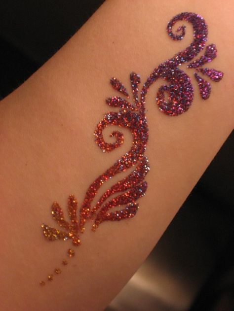 Glitter Tatoos, Dj Tattoo, Homemade Glitter, Glitter Tattoo Kit, Cosmetic Inspiration, Brush Tattoo, Tattoo Maker, Airbrush Tattoo, Tropical Girl