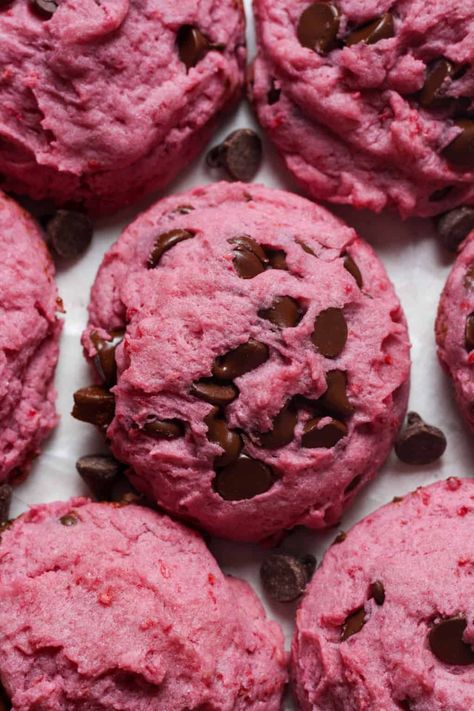 Best Cookie Sheets, Raspberry Cookie Recipes, Organically Addison, Raspberry Cookies, Raspberry Recipes, Vegetarian Chocolate, Cookie Jar, Chocolate Chips, Just Desserts