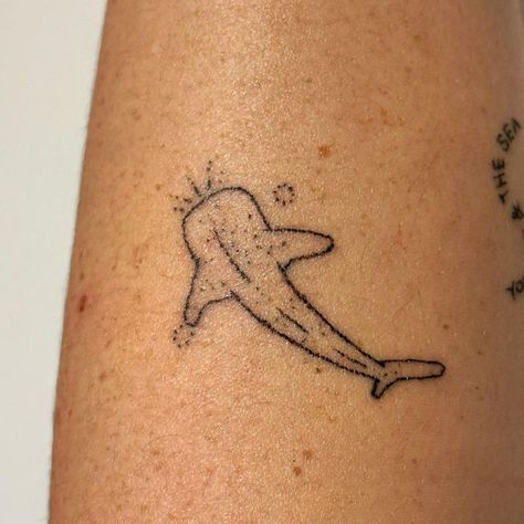 Grace Mills on Instagram: "Finally gave myself another tattoo last weekend! Little whale shark friend! #stickandpoke #handpoked #stickandpoketattoo #handpokedmelbourne #whaleshark #whalesharktattoo" Mini Whale Shark Tattoo, Tiny Whale Shark Tattoo, Shark Stick And Poke Tattoo, Whale Stick And Poke, Shark Matching Tattoo, Wale Shark Tattoos, Whale Shark Henna, Whale Sharks Tattoo, Simple Whale Shark Tattoo