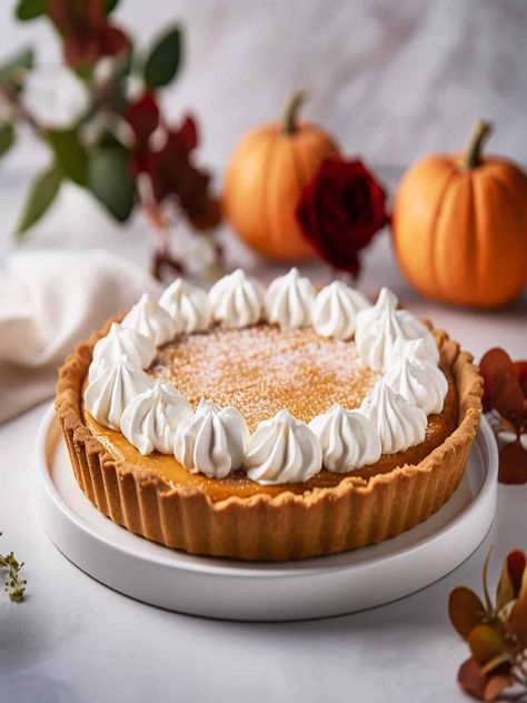 Ginger Snap Tart Crust, Pumpkin Pie Gingerbread Crust, Halloween Pumpkin Pie Ideas, Beautiful Pumpkin Pie, Gingerbread Crust Pie, Fall Pie Aesthetic, Pumpkin Pie Wedding, Christmas Pumpkin Pie, Buttermilk Pumpkin Pie