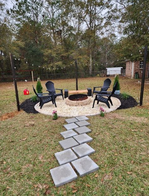 Diy Backyard Patio, Fire Pit Landscaping, Backyard Fireplace, Backyard Renovations, Backyard Remodel, Diy Backyard Landscaping, Backyard Inspiration, Backyard Diy Projects, Backyard Fire