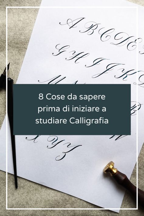 Come preparare lo spazio di lavoro per studiare #calligrafia #corsivoinglese #calligraphy #tutorial Calligraphy Tutorial, Calligraphy Alphabet, Handwriting, Hand Lettering, Art Journal, Alphabet, Calligraphy, Bullet Journal, Novelty Sign