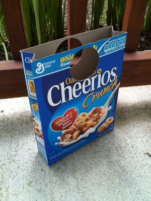 Crafty Soccer Mom: Recycled Cardboard Tote Mini Cereal, Duct Tape Purses, Homemade Gift Bags, Mini Cereal Boxes, Cereal Box Craft, Diy Box Crafts, Duct Tape Projects, Teach Preschool, Creative Wrapping