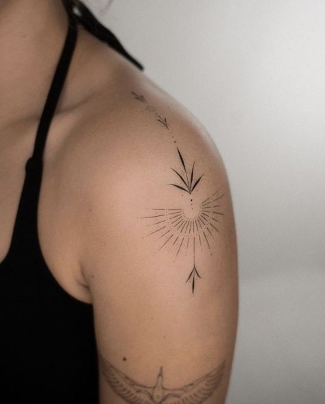 Tricep Tattoos Women Simple, Shoulder Line Tattoos For Women, Sun Collarbone Tattoo, Top Of Shoulder Tattoos For Women Unique, Love Arm Tattoo, Shoulder Line Tattoo, Shoulder Cap Tattoos For Women Unique, Delicate Tattoos For Women, Wrist Tattoo Ideas