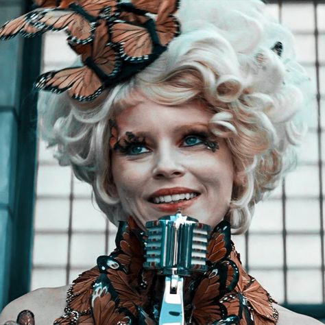 Hunger Games Makeup, Hunger Games Effie, 60’s Aesthetic, Monster High Makeup, Hunger Games Characters, Effie Trinket, Hunter Games, Finnick Odair, Game Tag