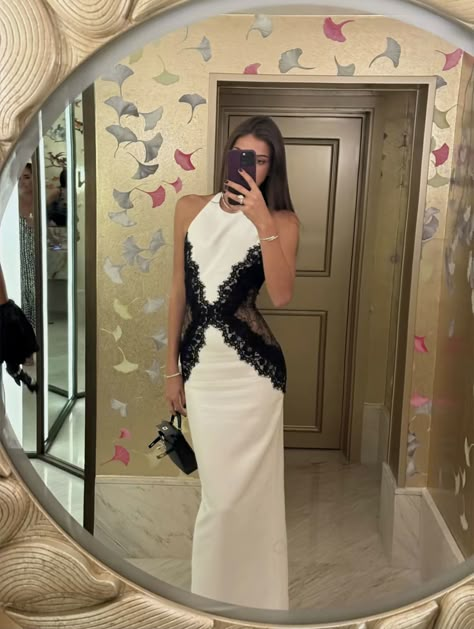 Elegant Dresses For Dinner Night, Countryside Wedding Outfit Guest, High Fashion Wedding Guest Outfit, Modest Luxury Fashion, Europe Dress Outfits, Night Out Outfit Classy Fancy, White Long Dress Outfit, Black And White Dress Classy Elegant, Elegant Black And White Outfits