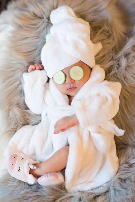 #adorable #bath #bathrobe #cap #client #client39s #cucumb #newborn #pamper #baby #babygirl #babyboy #babyphotography #babyphotos #concept #conceptart #bebek #bebekfotoğrafkonsepti #bebekfotoğrafları Idee Babyshower, Newborn Baby Photoshoot, Baby Shoot, Newborn Baby Photos, Baby Sleep Problems, Foto Baby, Newborn Shoot, Newborn Props, Newborn Baby Photography