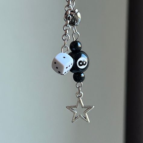 handmade 8 ball phone charm black grunge goth aesthetic punk dice Grunge Phone Charm, 8 Ball Bracelet, Grunge Keychain, Grunge Diy, Dice Accessories, Whimsigoth Jewelry, Dice Keychain, Pretty Jewelry Necklaces, Bead Charms Diy