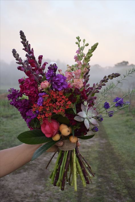 Snapdragon Wedding, Bouquet Ranunculus, Snapdragon Flowers, Purple Bridal Bouquet, Purple Succulents, Succulent Bouquet, Tafel Decor, Flower Decorations Diy, Stock Flower