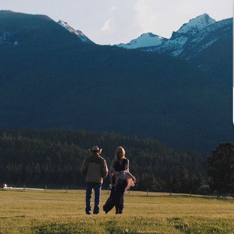 Yellowstone Aesthetic, John Dutton, Yellowstone Series, Kelly Reilly, Cowgirl Aesthetic, Wild Heart, Kevin Costner, Better Day, Yellow Stone