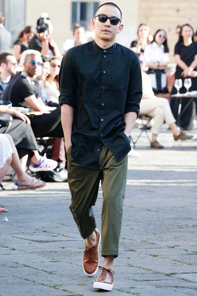 Eugene Tong, Muji Style, Herren Style, Ports 1961, 2016 Menswear, Mens Fashion Urban, Men Street, Streetwear Men Outfits, Green Pants