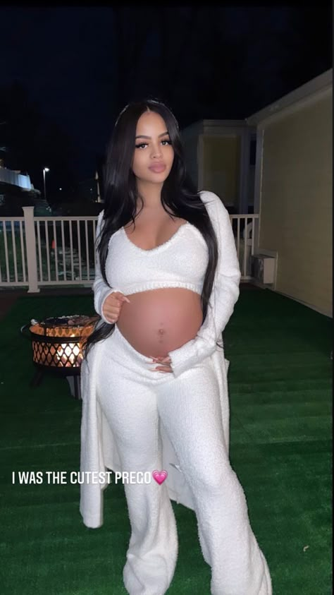 Maternity Outfits Baddie, Birthday Outfit Pregnant, Pregnant Girl Outfits, Pregnant Club Outfits, Classy Outfits For Pregnant Women, Winter Maternity Outfits Black Women, Baddie Pregnant Outfits, After Birth Outfit For Mom, Baddie Maternity Outfits