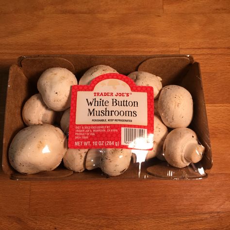 Mushroom Packaging, Mushrooms Aesthetic, Aesthetic Grocery, Organic Food Packaging, Grocery Store Items, White Button Mushrooms, Mushroom Varieties, Button Mushrooms, Trader Joe’s