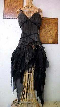 Witch's Outfit, Faerie Goth, Witches Dress, Surrealist Ball, Tattered Dress, Dark Mori Fashion, Gothic Goddess, Witch Clothing, Strega Fashion