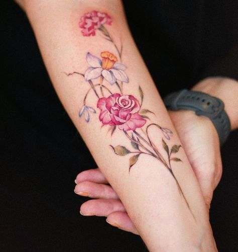 January Flower Tattoo Carnation, White Narcissus Tattoo, Narcissus Flower Tattoo Color, Daffodil And Rose Tattoo, Carnation And Rose Tattoo, Carnation And Snowdrop Flower Tattoo, Snowdrop Flower Tattoo, Narcissus Flower Tattoo, Narcissus Tattoo