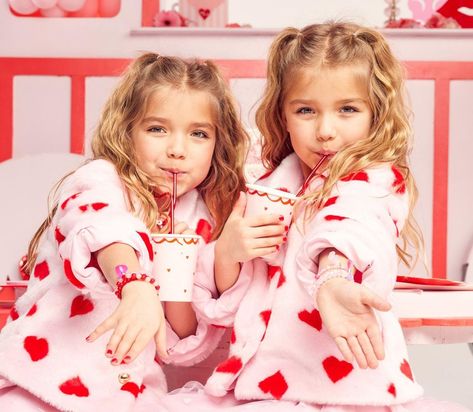 Madison Fisher, Tatum And Oakley, Bio Love, Taytum And Oakley, Love T, Girl Celebrities, Girl Mom, Bracelet Collection, Baby Fever