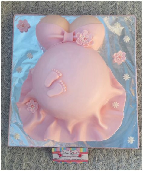 Pregnant Belly Cake Ideas, Belly Cakes For Baby Shower Girl, Birthday Cake For Pregnant Woman, Cake For Pregnant Women, Pregnant Birthday Cake, Cakes For Baby Showers, Pregnant Belly Cakes, Baby Bump Cakes, Baby Shower Cakes Neutral