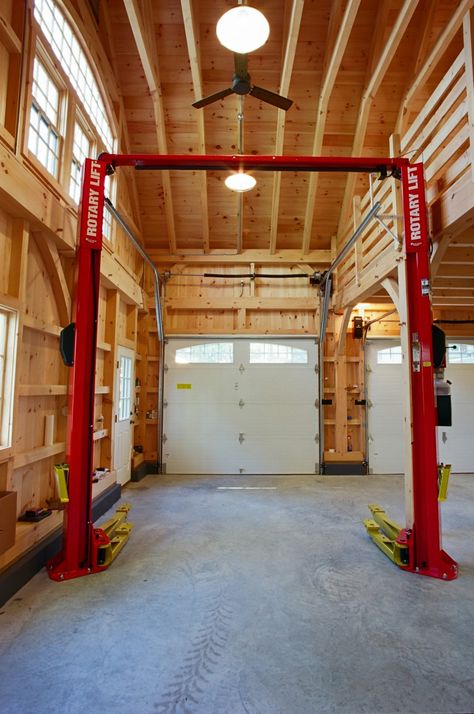 Photo Feature: 22' x 32' Carriage Barn with 10' Lean-To, Haddam, CT: The Barn Yard & Great Country Garages Pole Barn Shop, Garage Plans With Loft, Pole Barn Garage, Garage Boden, Outdoor Garage, Garage Workbench, Garage Lift, Garage Furniture, Garage Loft